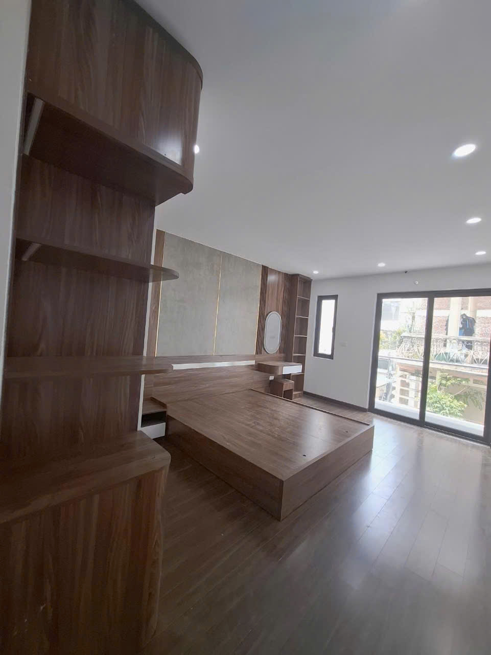 BÁN NHÀ ĐẸP NGỌC THỤY – NHÀ MỚI 100% – GARA Ô TÔ – THANG MÁY – 40.2M2 CHỈ 11TỶ